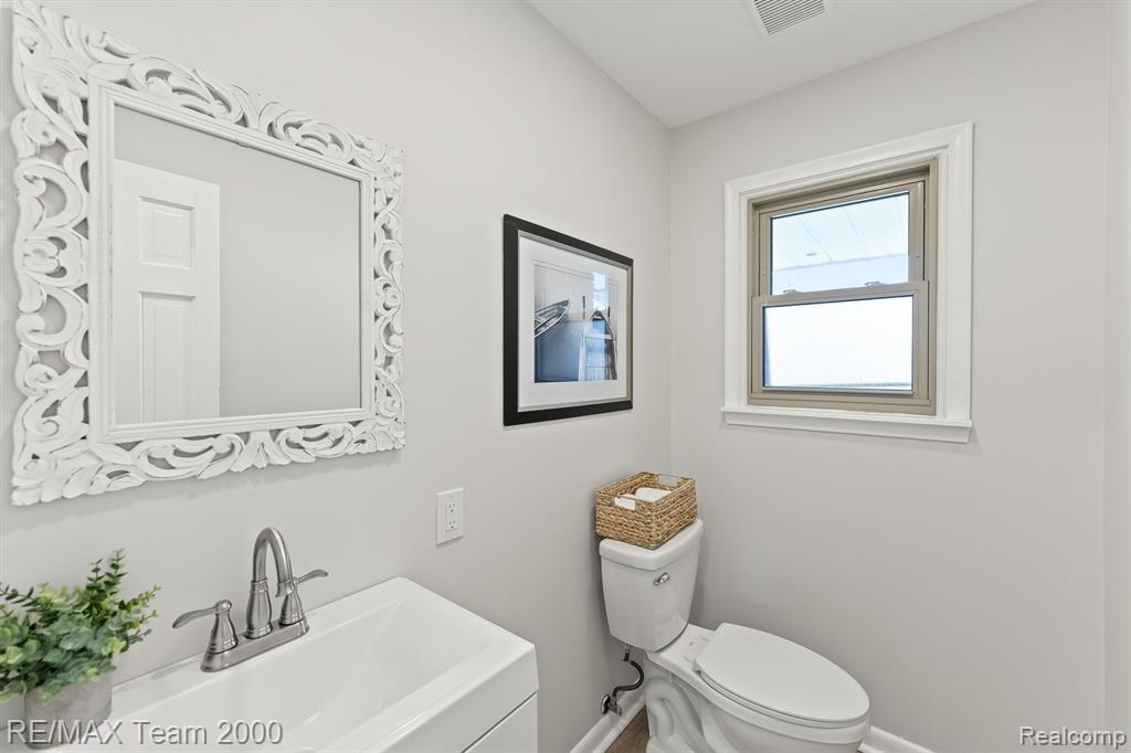 22624 Rio Vista Street, Saint Clair Shores, MI 48081 — Photo 17