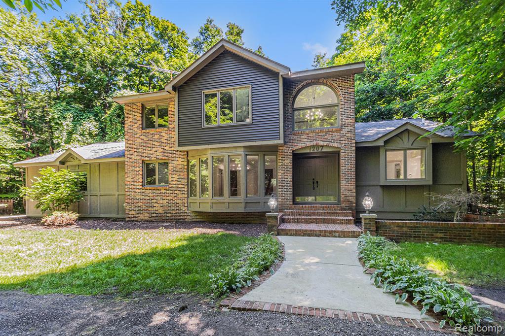 1207 Sugarbush Drive, Lapeer, MI 48446 — Photo 3