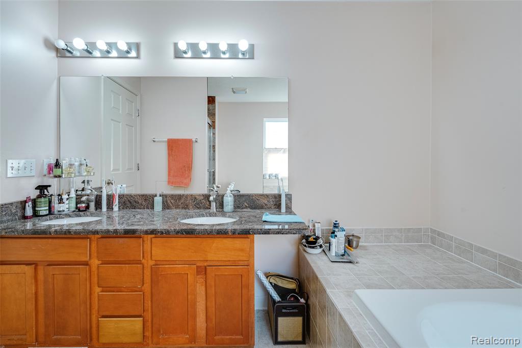 50233 Venice Court, Northville, MI — Photo 37