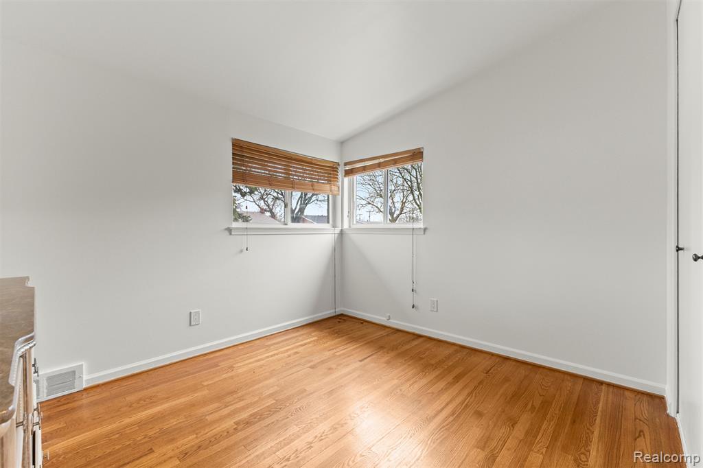 7423 Amboy Street, Dearborn Heights, MI 48127 — Photo 21