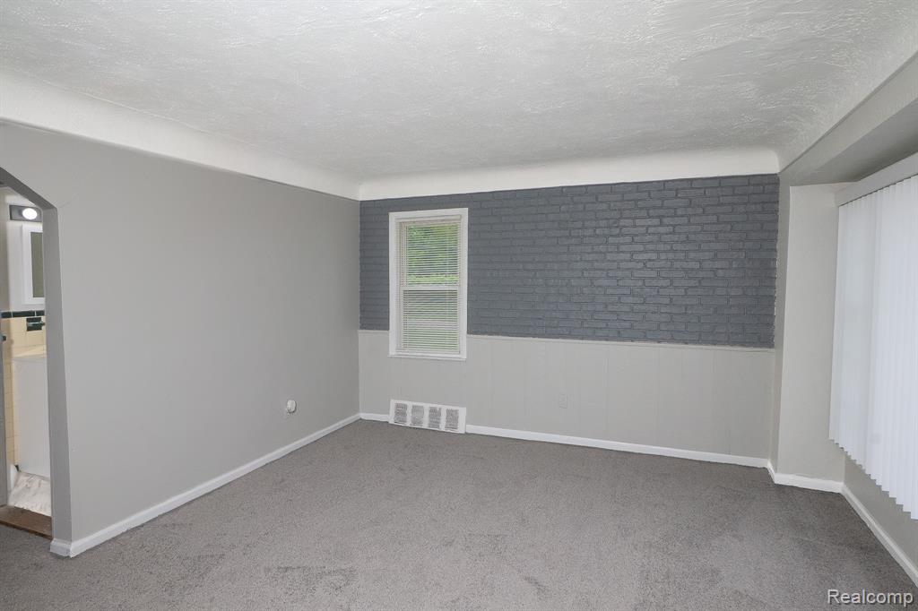 9107 Vaughan Street, Livonia, MI 48228 — Photo 5