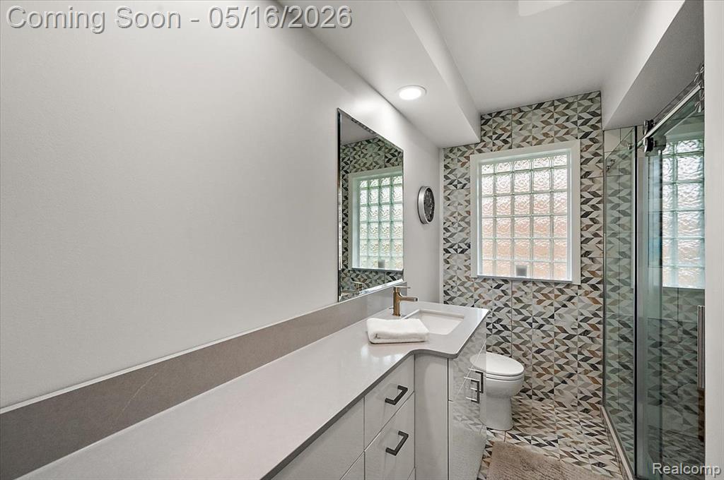 16933 Lauderdale Avenue, Beverly Hills, MI 48025 — Photo 24