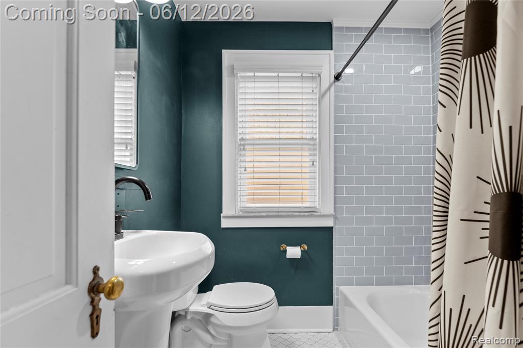454 W Saratoga Street, Ferndale, MI 48220 — Photo 11