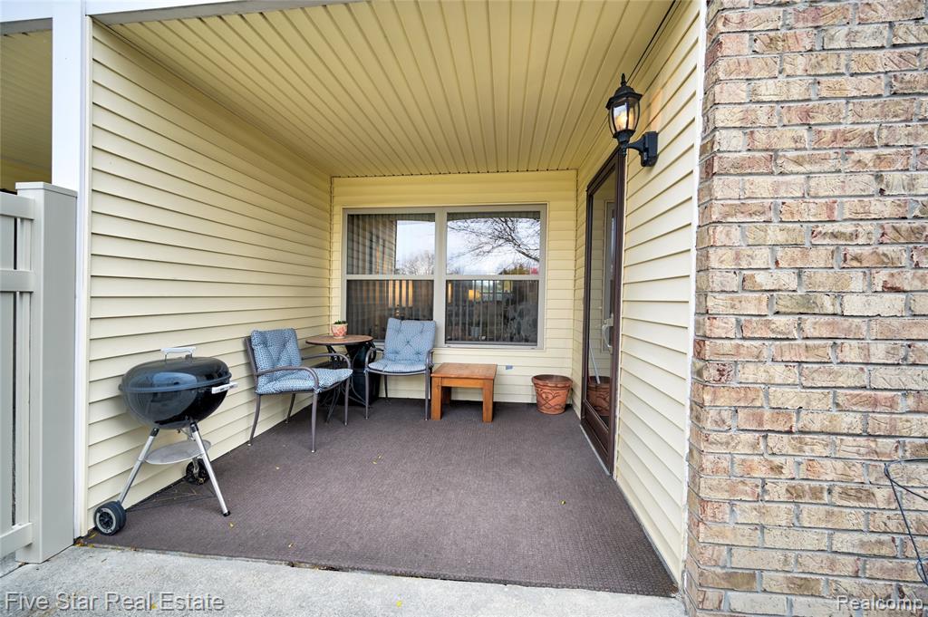61051 Greenwood Drive, South Lyon, MI 48178 — Photo 5