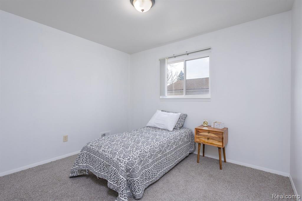 877 KETTERING Avenue, Pontiac, MI 48340 — Photo 14