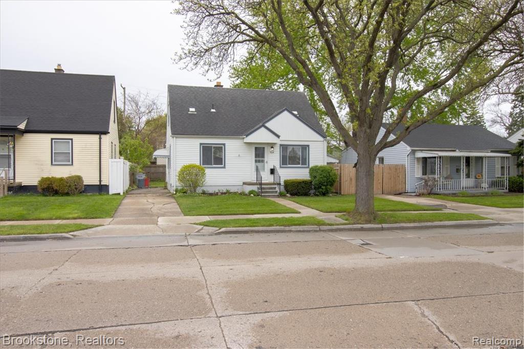 924 E Otis Avenue, Hazel Park, MI 48030 — Photo 29