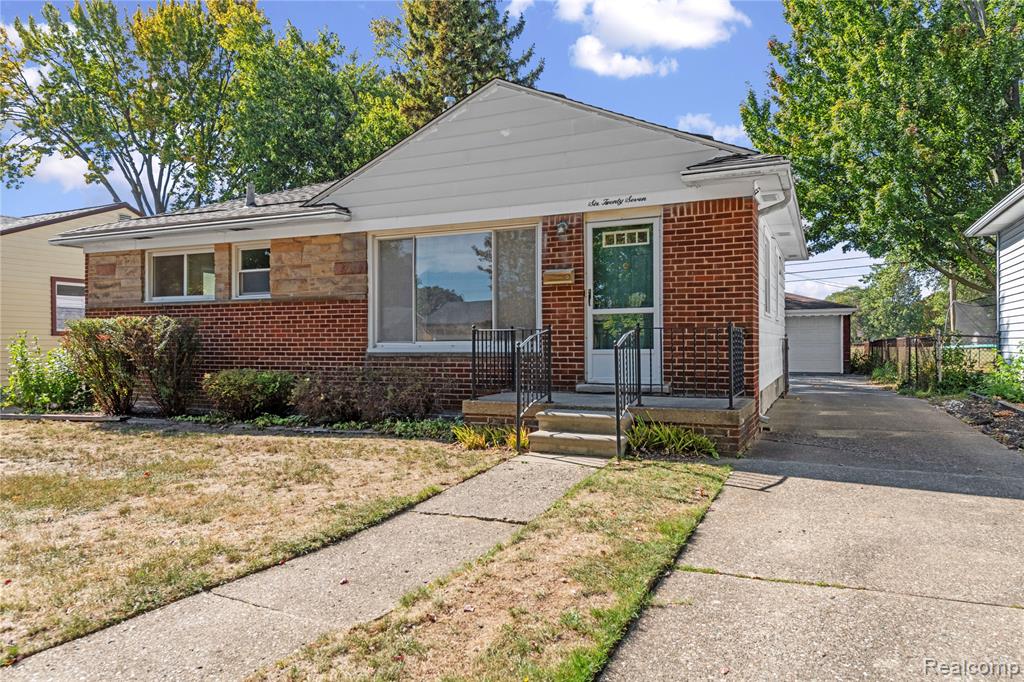 627 Symes Avenue, Royal Oak, MI 48067 — Photo 2