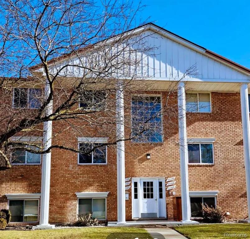 51166 JOHNS Drive, Chesterfield, MI 48047