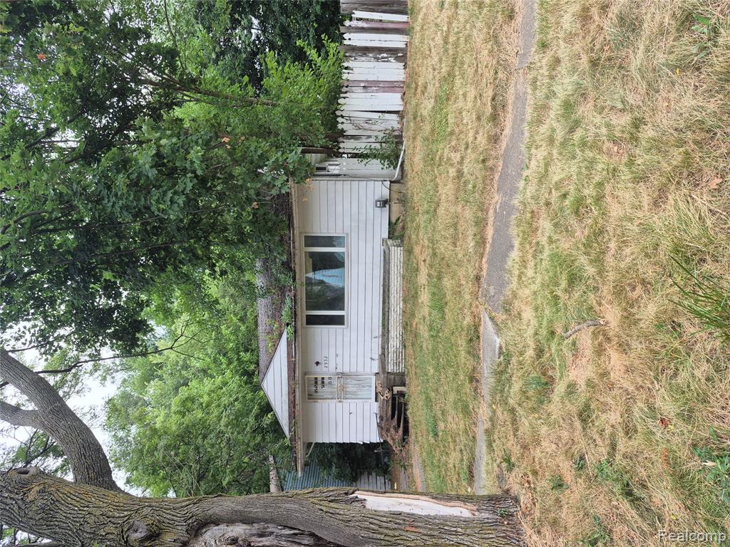 2952 Wolcott Street, Flint, MI 48504