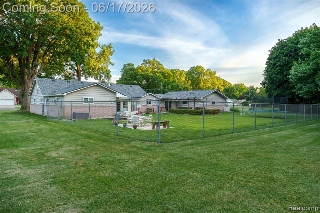921 E Northfield Avenue, Pontiac, MI 48340 — Photo 33