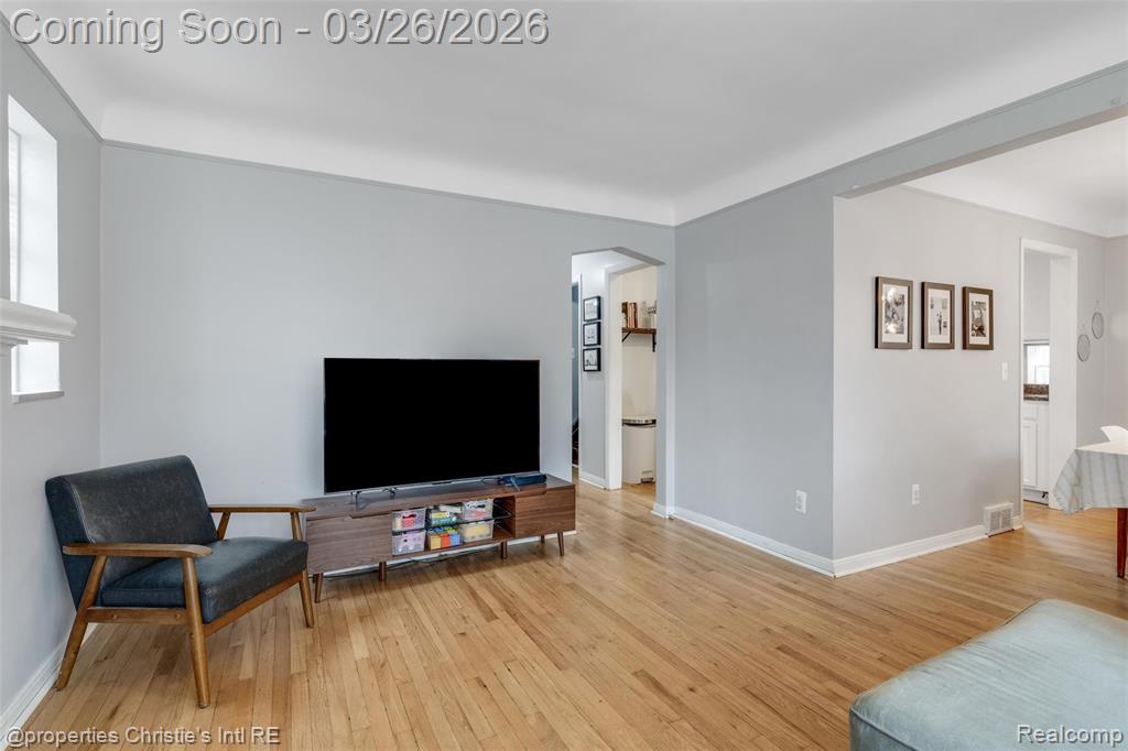 20631 Lochmoor Street, Harper Woods, MI 48225 — Photo 5
