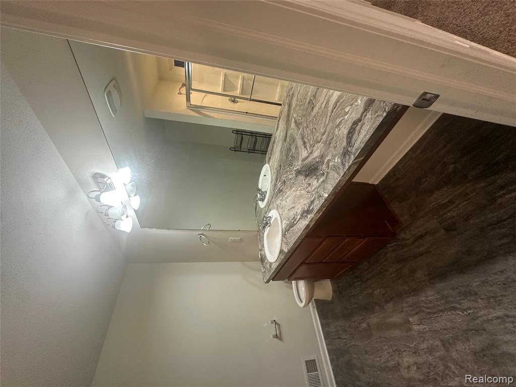 8731 QUINCY Drive, Westland, MI — Photo 16