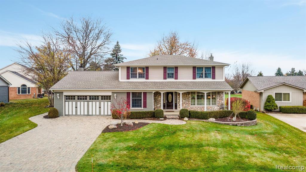 682 Heritage Lane S, Rochester Hills, MI 48309 — Photo 2