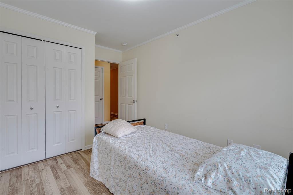 454 Old Pine Way, Walled Lake, MI 48390 — Photo 40