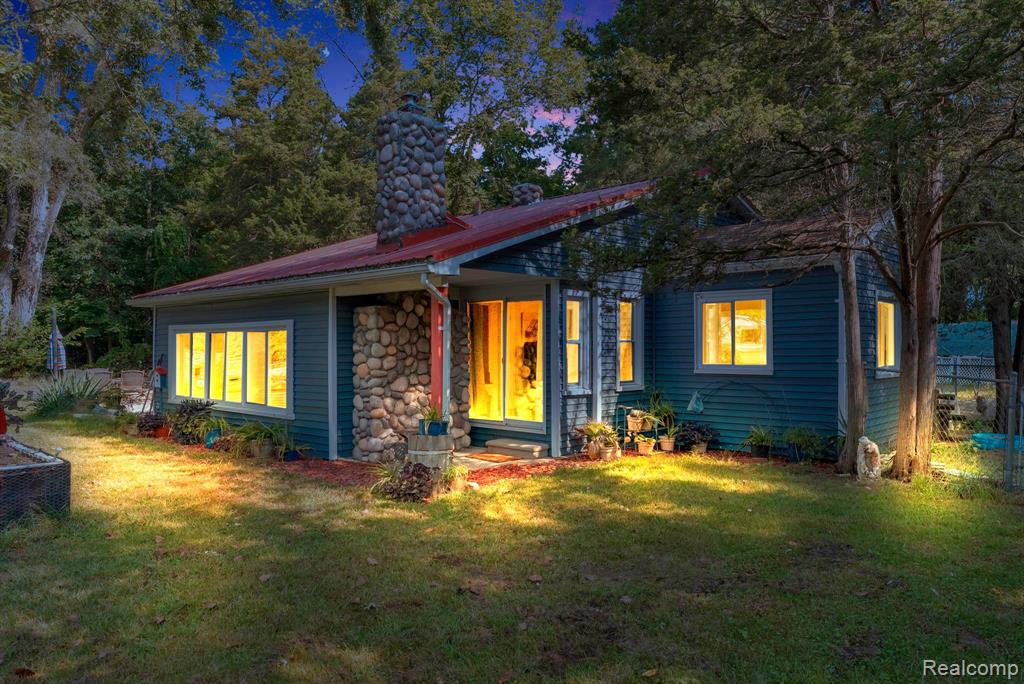 1120 HUBBLE Drive, Holly, MI 48442 — Photo 2