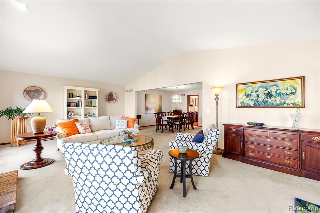 4237 SAWGRASS Drive, Bloomfield Hills, MI 48302 — Photo 14