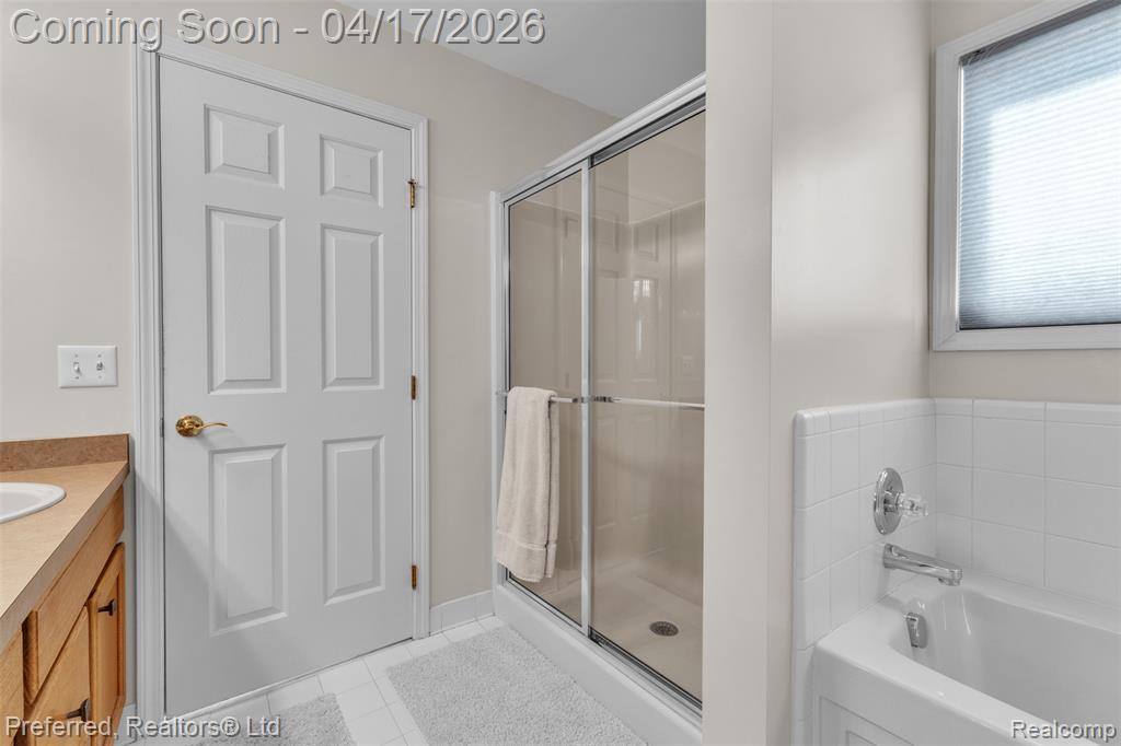 8560 Vista Court, Westland, MI — Photo 47