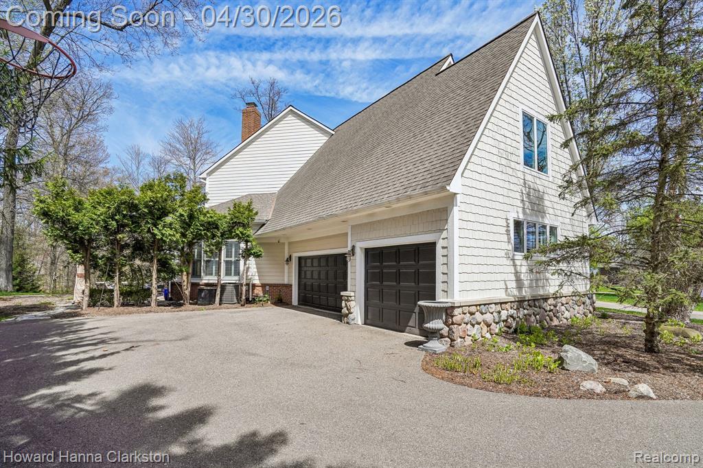 7651 Maple Ridge Court, Clarkston, MI — Photo 5