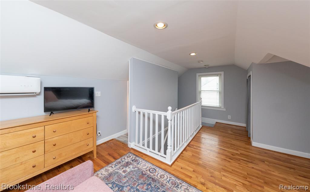 2156 Cambridge, Berkley, MI 48072 — Photo 28