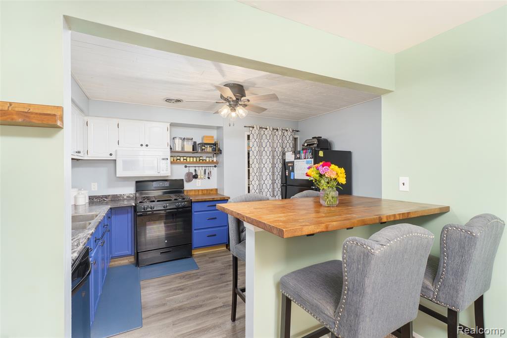 28306 Coventry Court, Trenton, MI 48183 — Photo 5