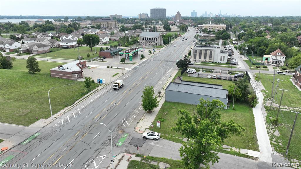 10921 E Jefferson Avenue, Detroit, MI 48214 — Photo 11