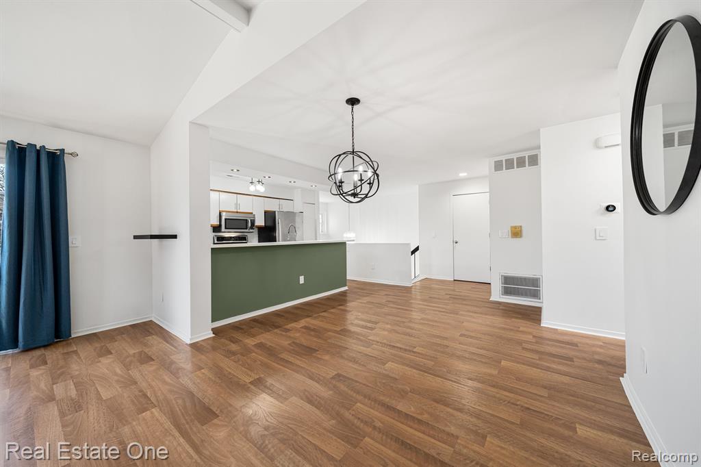 6624 Fireside Court, West Bloomfield, MI — Photo 11