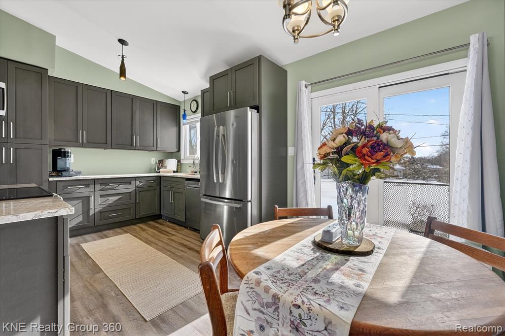 5423 Mikewood Drive, Waterford, MI 48327 — Photo 8