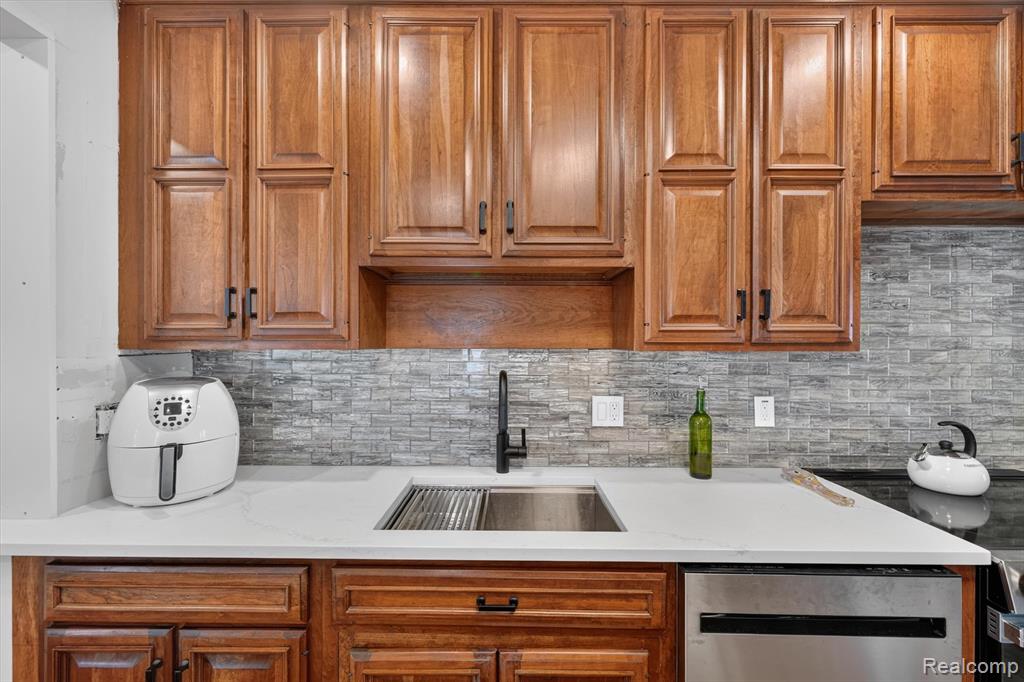 32326 Florence Street, Garden City, MI — Photo 15