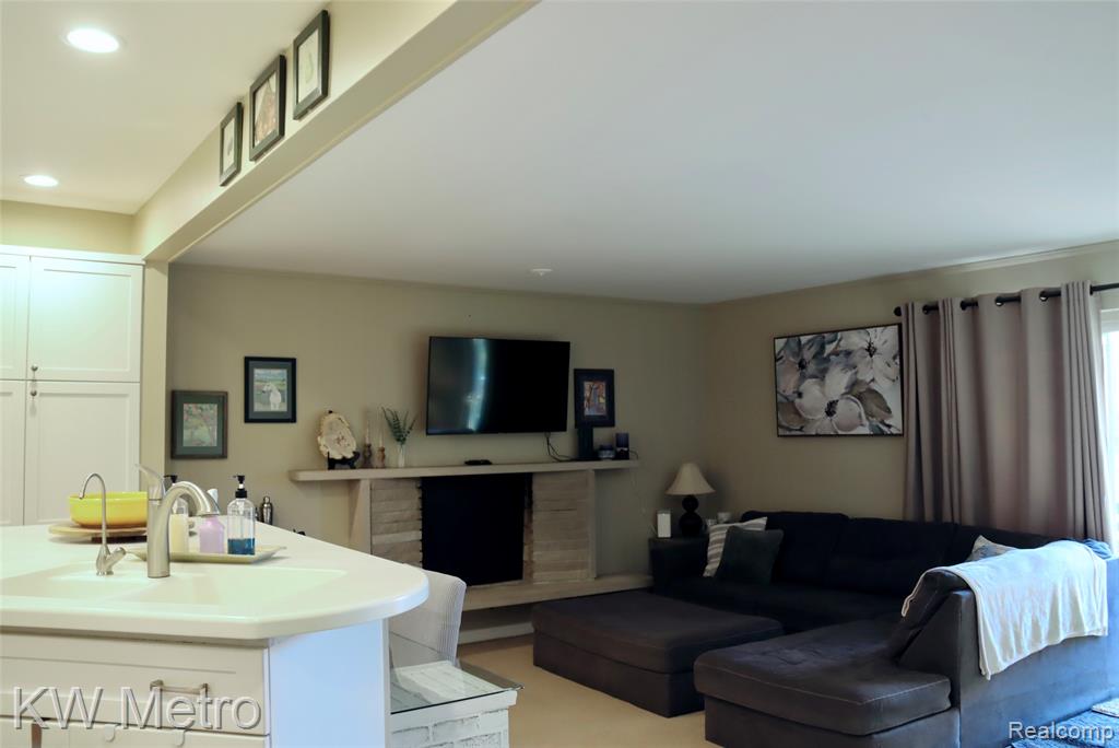 8250 Atha Street, White Lake, MI — Photo 8
