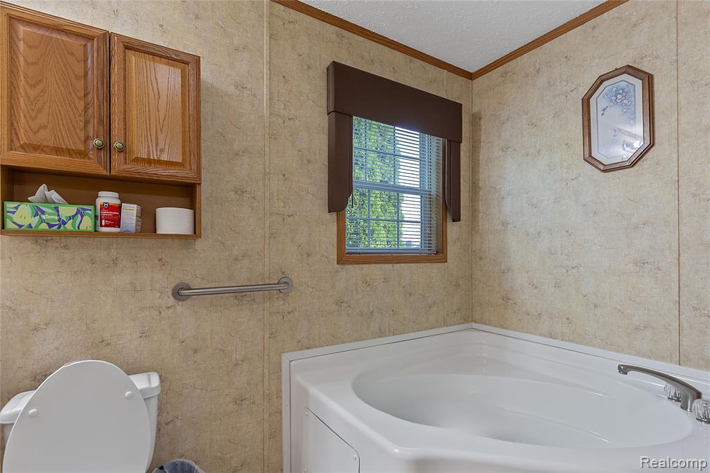 111 Riviera, Oakland, MI 48371 — Photo 9