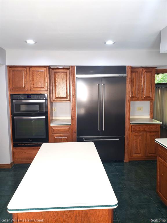 582 W HAMLIN Road, Rochester Hills, MI 48307 — Photo 11