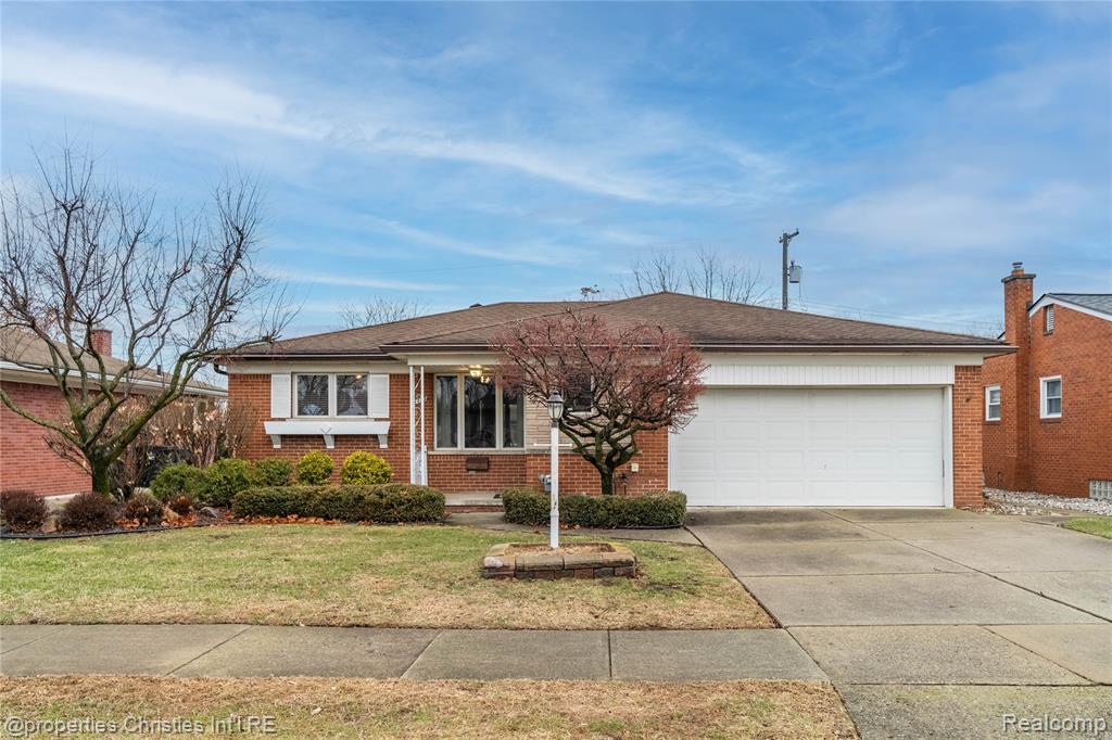 7479 Carrousel Boulevard, Westland, MI — Photo 3