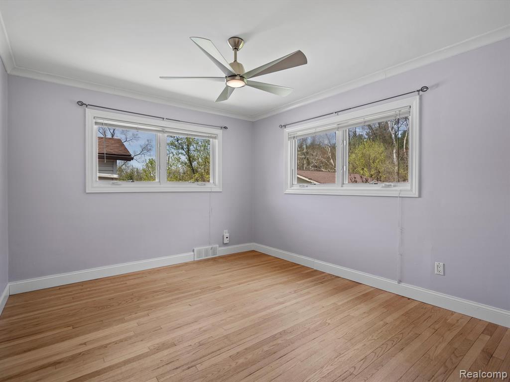 860 MANOR Drive, Milford, MI 48381 — Photo 7