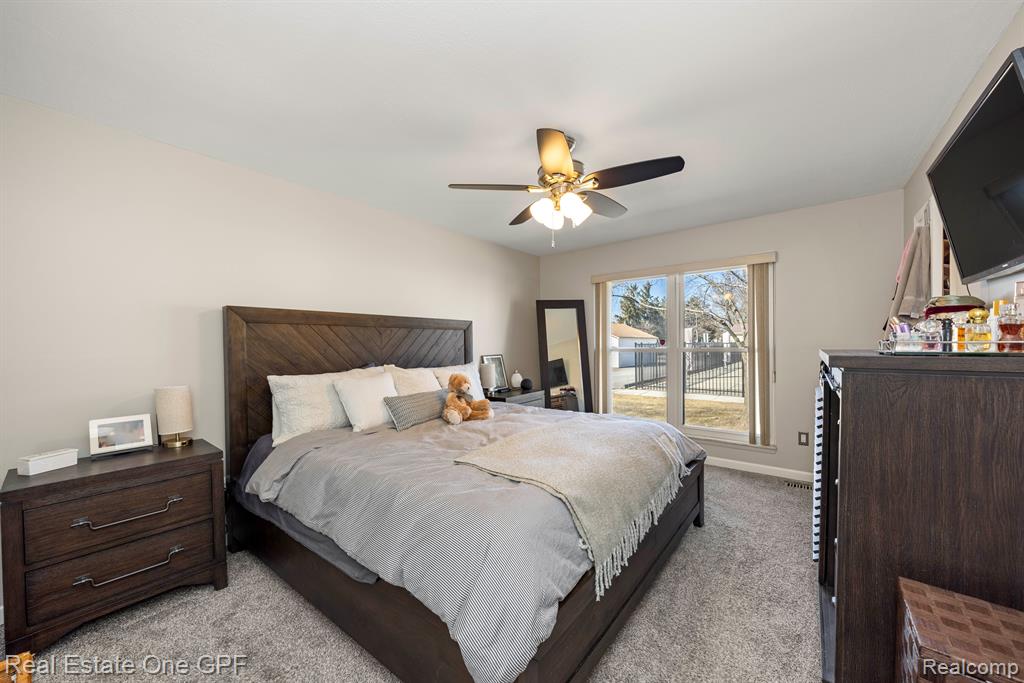 2957 ROUNDTREE Drive, Troy, MI 48083 — Photo 12