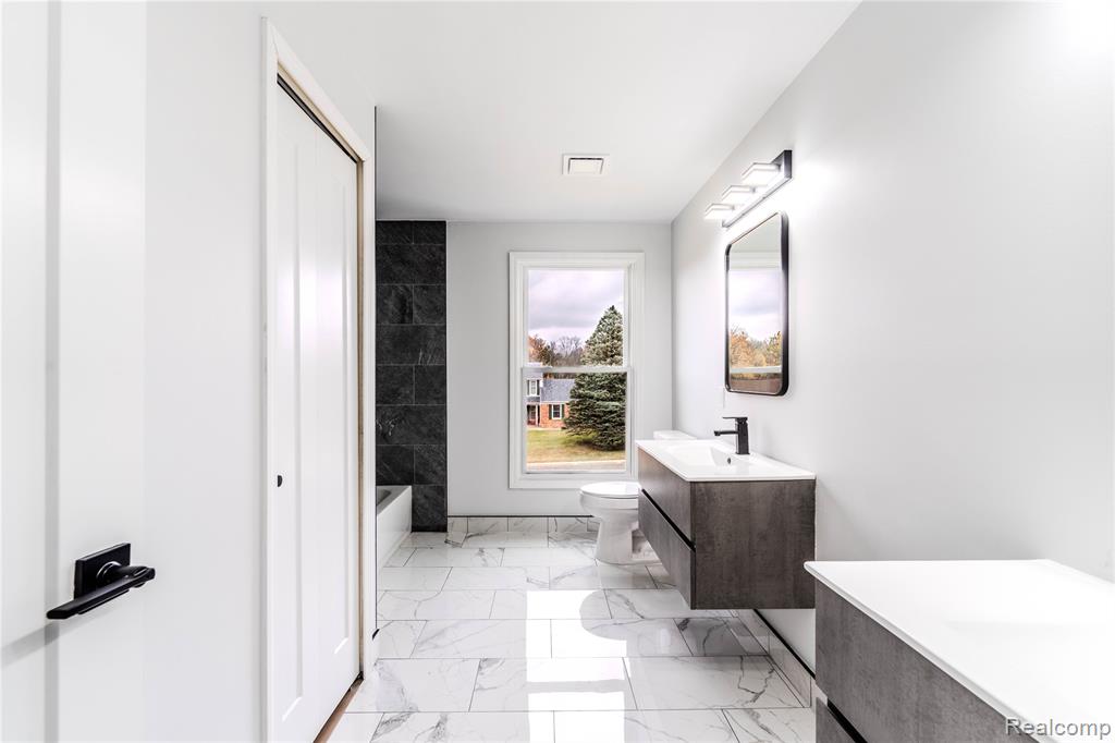 5435 Tequesta Drive, West Bloomfield, MI 48323 — Photo 34