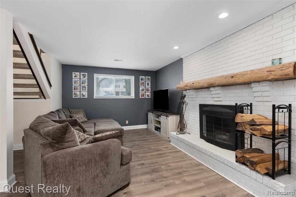 9580 Chaumont Drive, Commerce Twp, MI 48382 — Photo 16