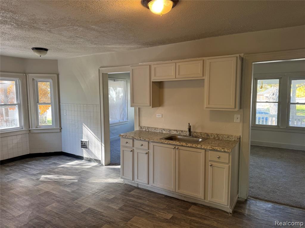 6380 Rosemont Avenue, Detroit, MI 48228 — Photo 22