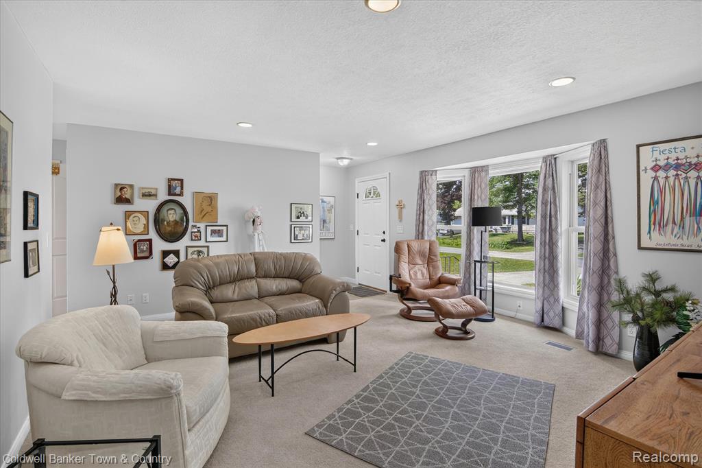 5619 Dogwood Street, Jackson, MI 49201 — Photo 11