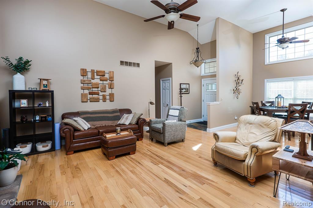 940 Covington Court, Marysville, MI 48040 — Photo 5