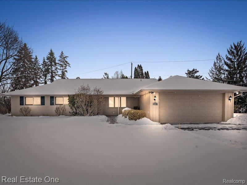 6407 Buxton Court, West Bloomfield, MI — Photo 46