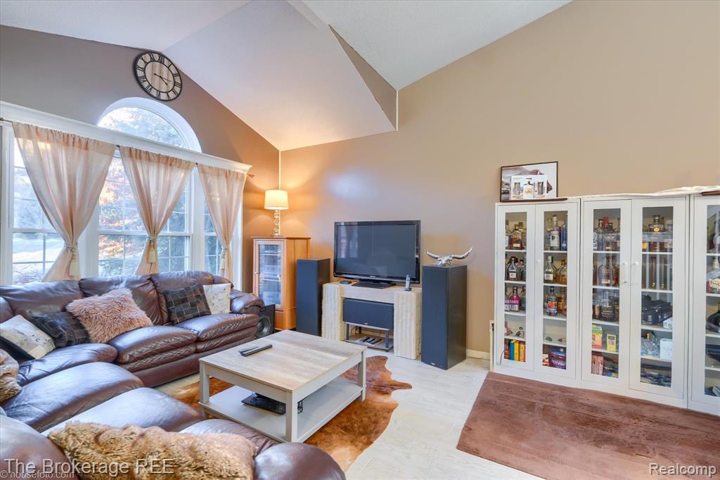 2653 Ravine Side Lane N, Howell, MI 48843 — Photo 14