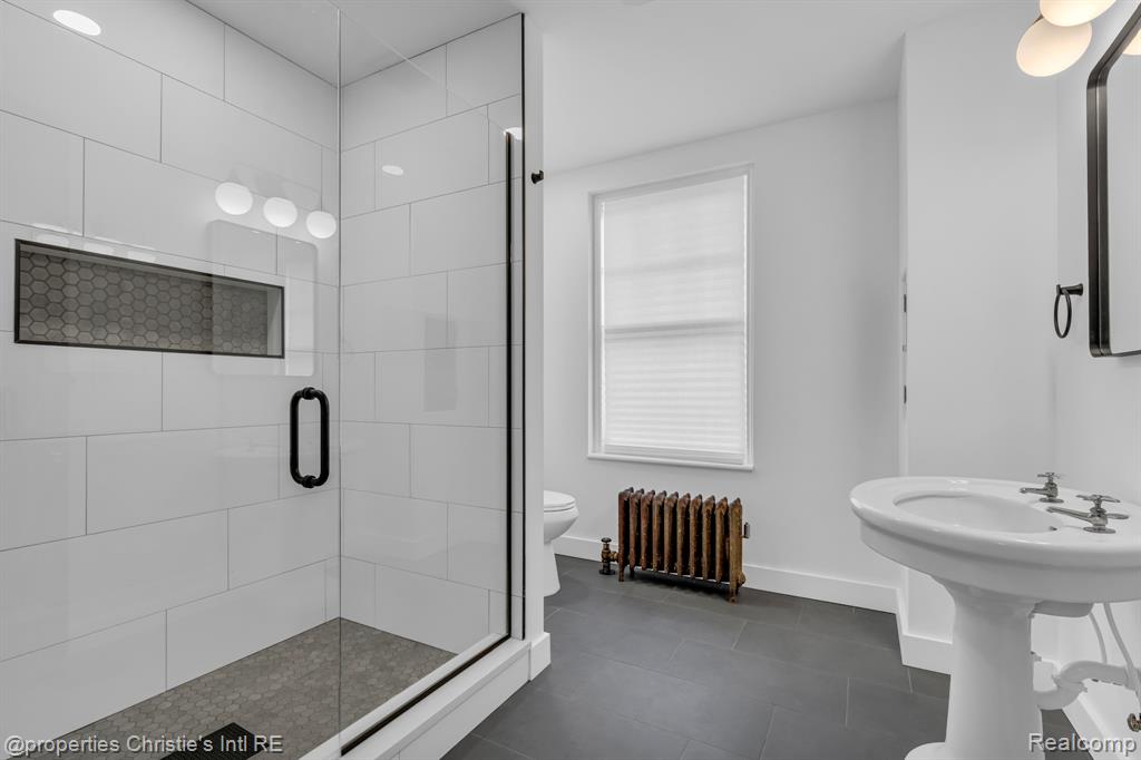 610 Chicago Boulevard, Detroit, MI 48202 — Photo 52