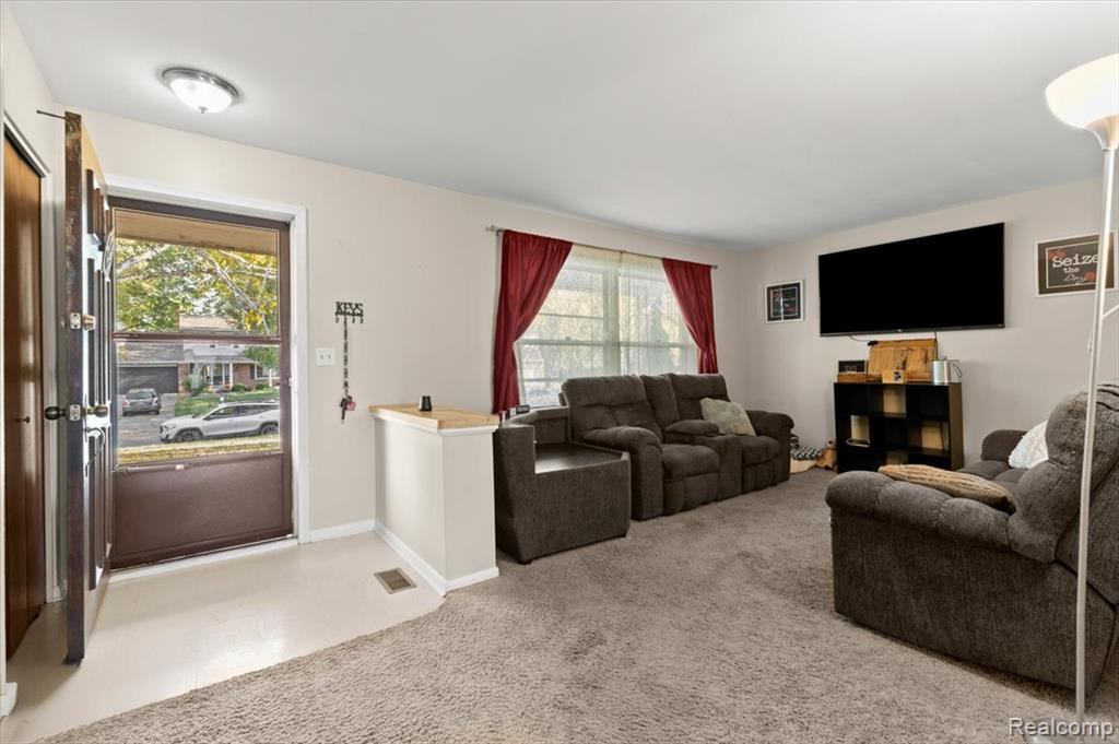 5340 N Georgetown Road, Grand Blanc, MI 48439 — Photo 7