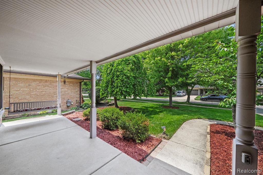 7302 PARKWAY Court, Canton, MI 48187 — Photo 4