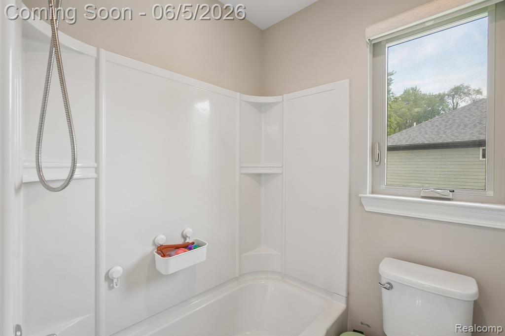 47566 Alpine Drive, Novi, MI — Photo 43