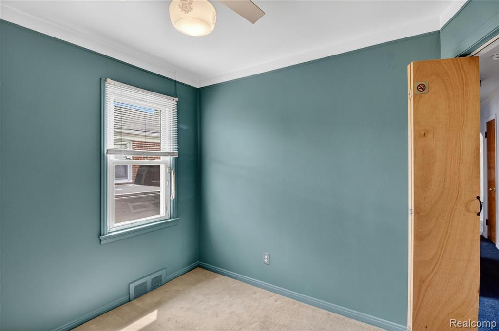 17706 Centralia, Redford, MI 48240 — Photo 22