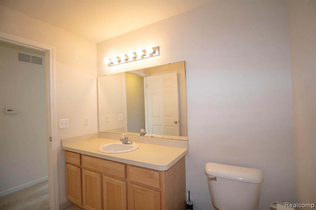 7051 MAGNOLIA Lane, Waterford, MI 48327 — Photo 22