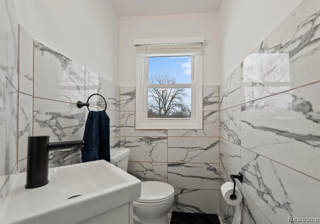 15500 Millar Road, Clinton Twp, MI 48036 — Photo 17