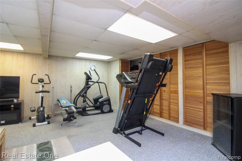 6942 Leslee Crest Drive, West Bloomfield, MI — Photo 19