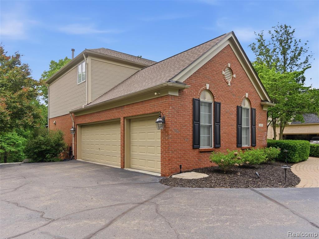 5454 Creekmonte Drive, Rochester, MI 48306 — Photo 5
